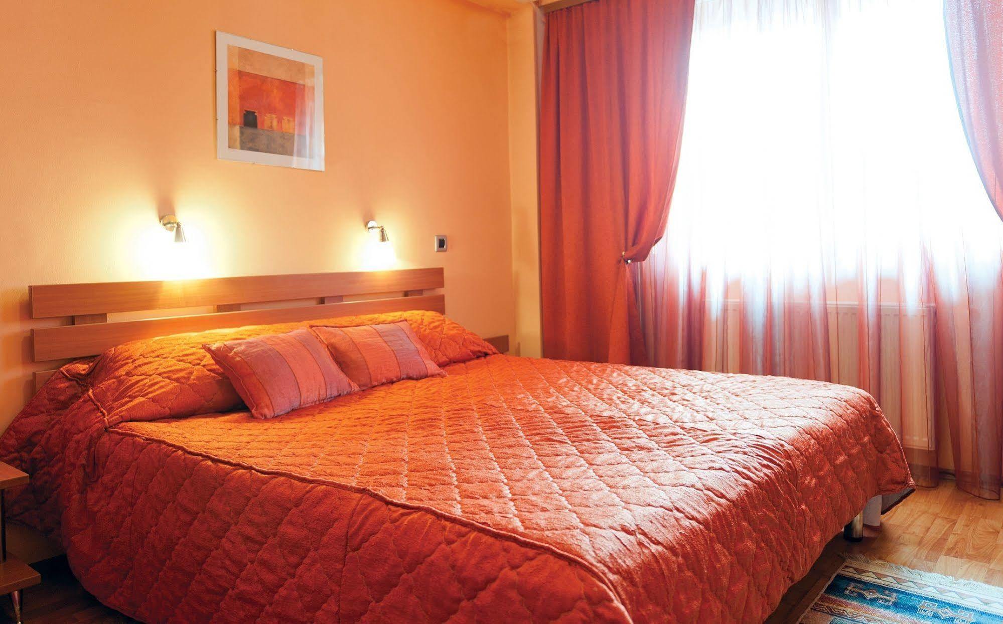 Leonardo Hotel Skopje Luaran gambar