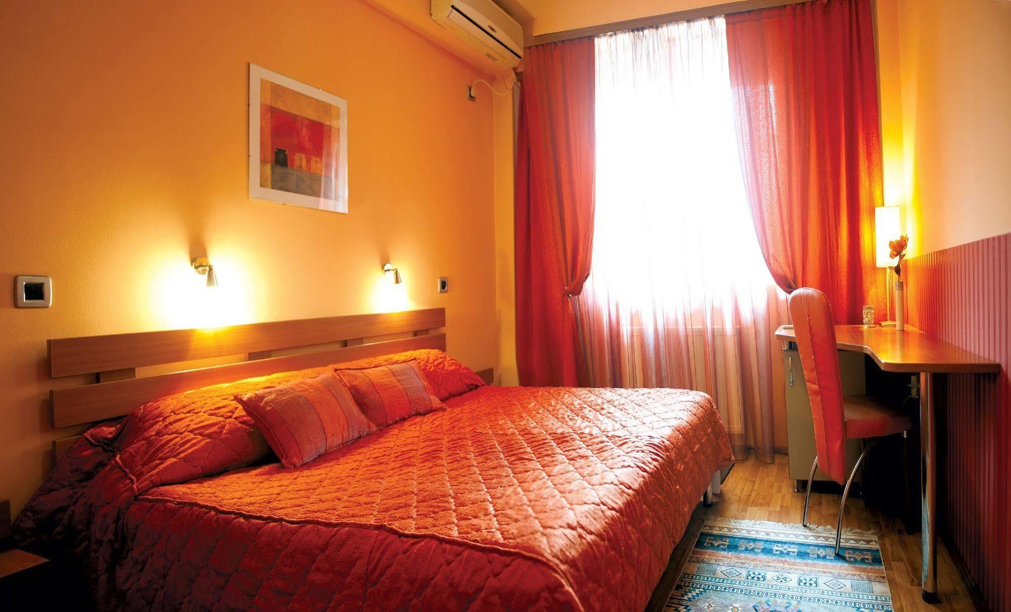 Leonardo Hotel Skopje Luaran gambar
