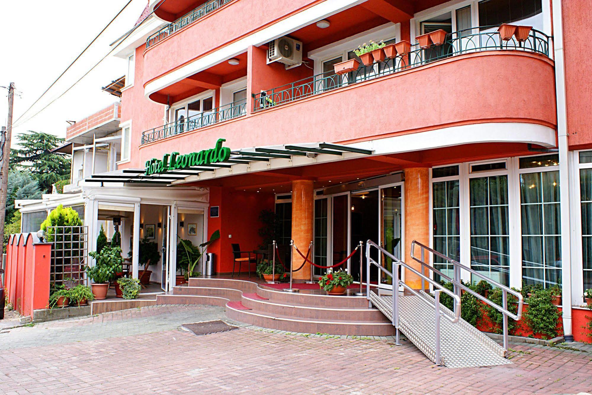 Leonardo Hotel Skopje Luaran gambar