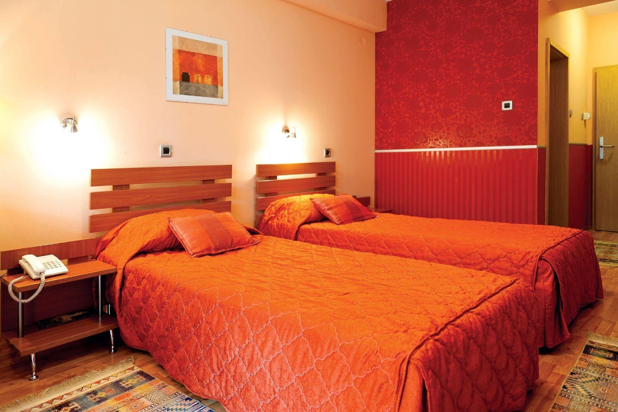 Leonardo Hotel Skopje Luaran gambar